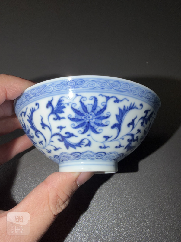 清雍正 青花缠枝西番莲纹茶圆 - 图7